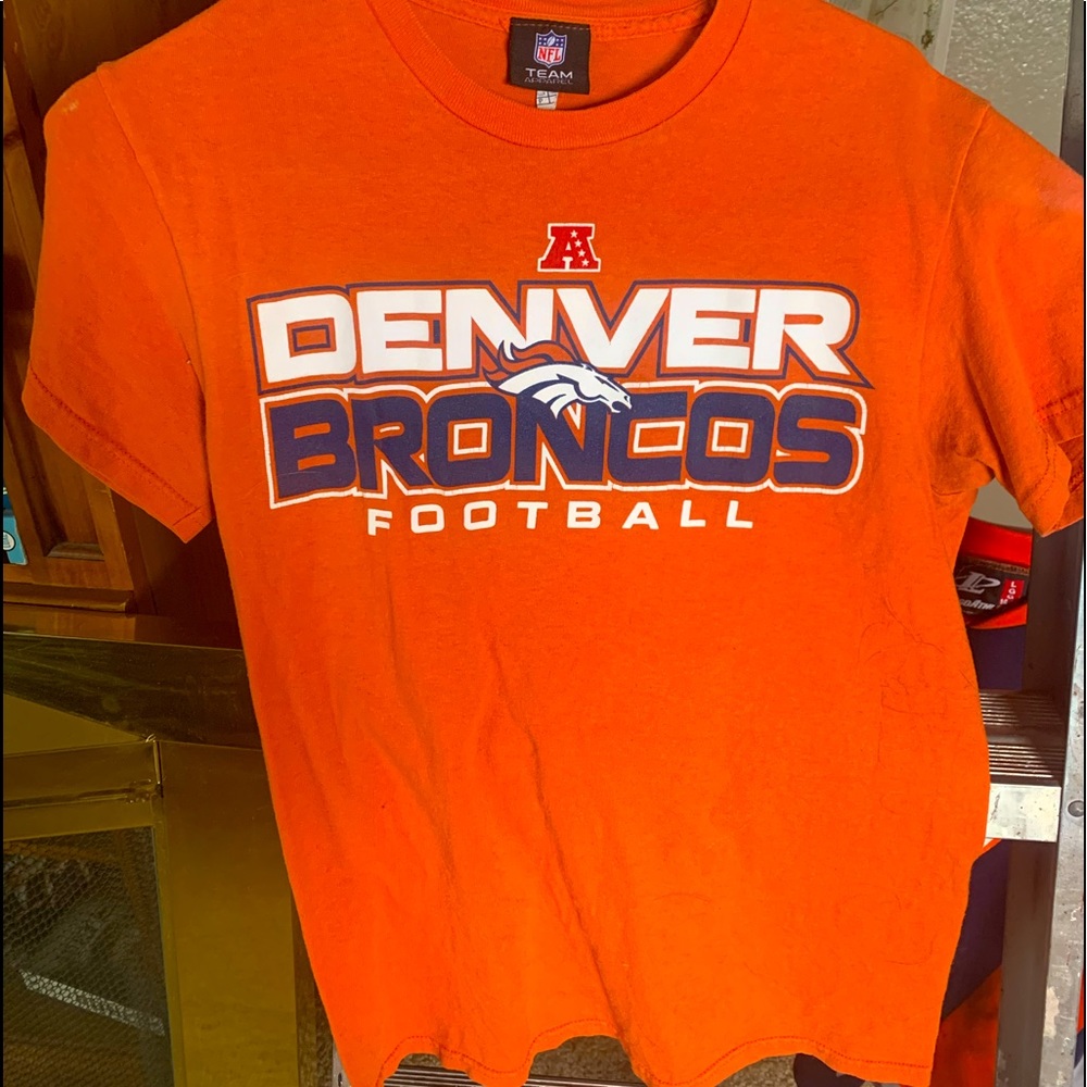 Denver Broncos t-shirt